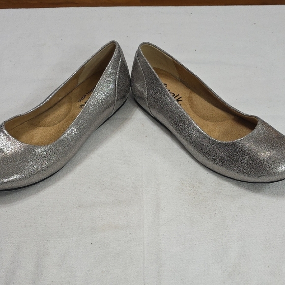 SoftWalk Women's Slip-On Flats Shoes Silver Leather Uppers Arch Support 6.5 EUC - Picture 7 of 10